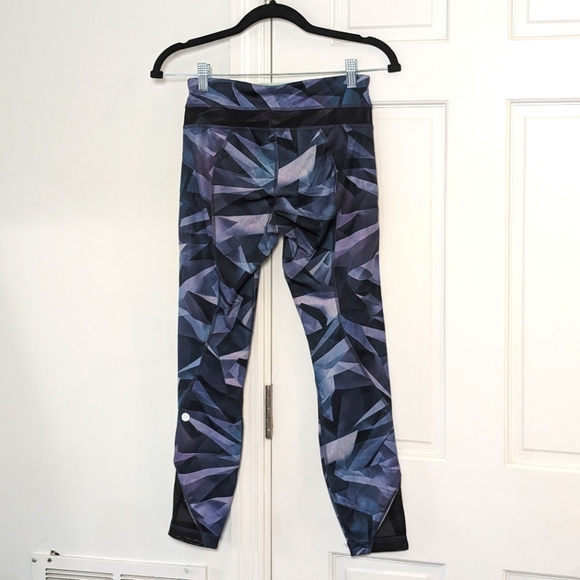 EUC Lululemon Inspire Tight II (Mesh) Pretty Prism Multi / Black Blue Purple | 4 - Picture 9 of 11